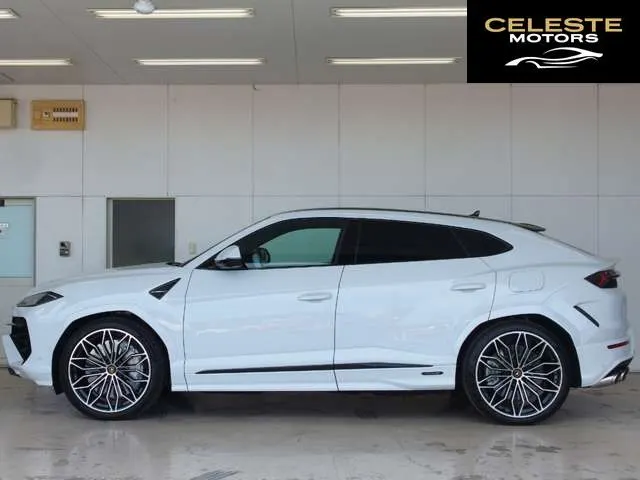 LAMBORGHINI Urus 2026 — photo 3 sur 8
