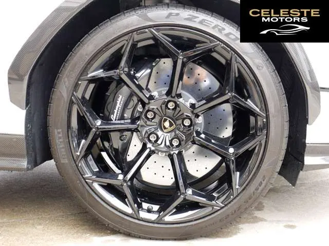 LAMBORGHINI Urus 2023 — photo 2 sur 8