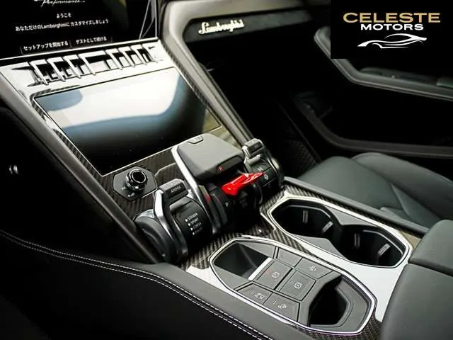 LAMBORGHINI Urus 2023 — photo 6 sur 8