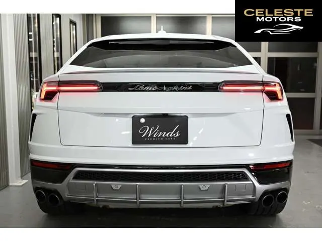 LAMBORGHINI Urus 2020 — photo 3 sur 8