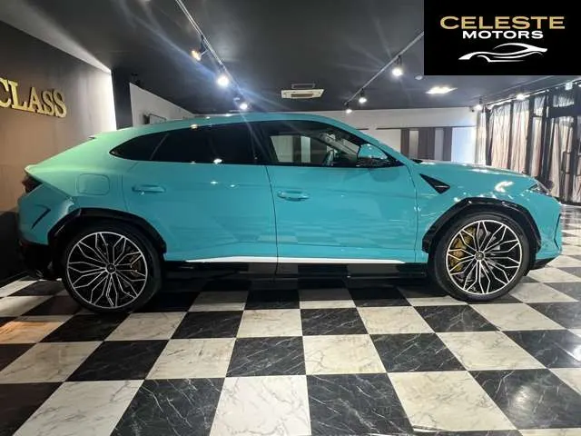 LAMBORGHINI Urus 2025 — photo 2 sur 8