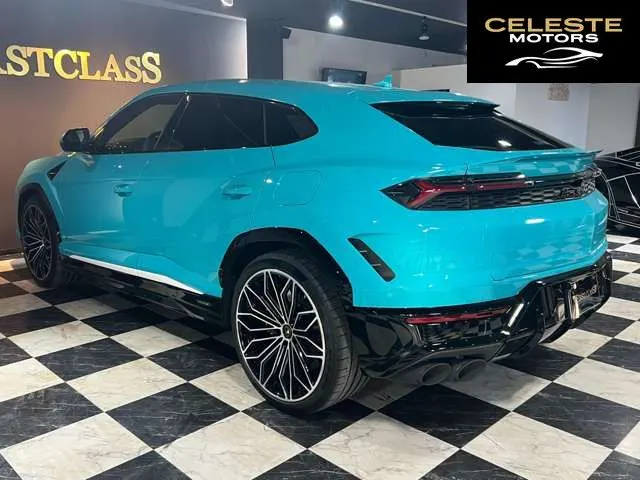 LAMBORGHINI Urus 2025 — photo 5 sur 8