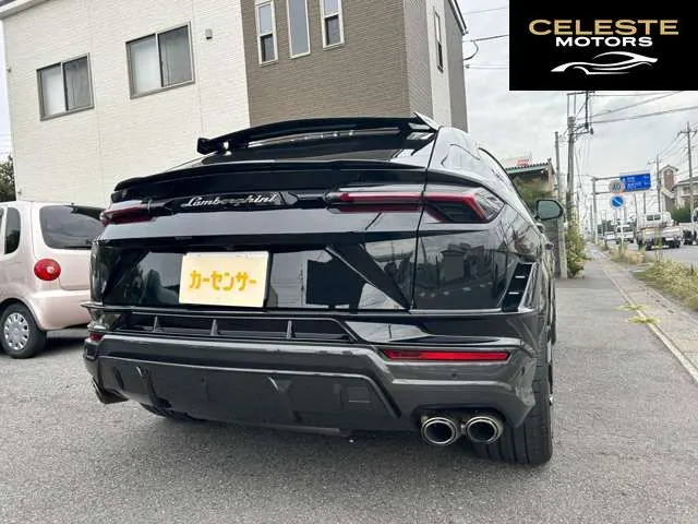 LAMBORGHINI Urus 2024 — photo 5 sur 8