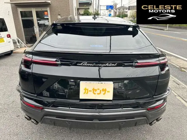 LAMBORGHINI Urus 2024 — photo 6 sur 8