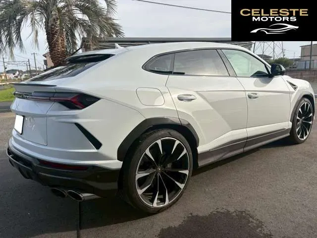 LAMBORGHINI Urus 2021 — photo 2 sur 8