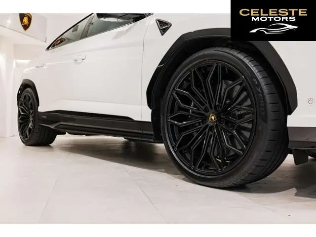 LAMBORGHINI Urus 2025 — photo 6 sur 8