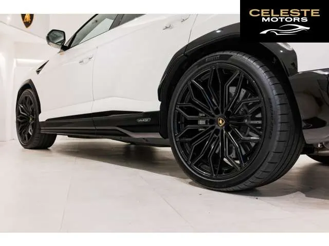 LAMBORGHINI Urus 2025 — photo 7 sur 8