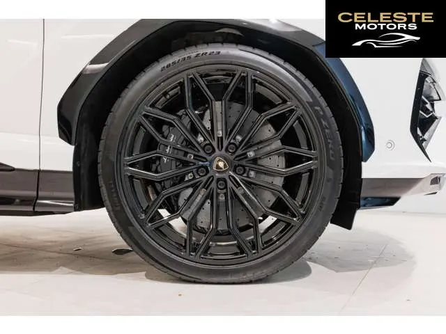 LAMBORGHINI Urus 2025 — photo 8 sur 8