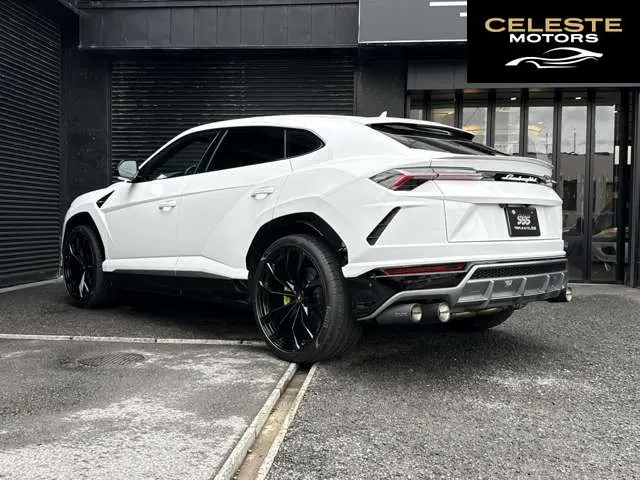 LAMBORGHINI Urus 2021 — photo 2 sur 8