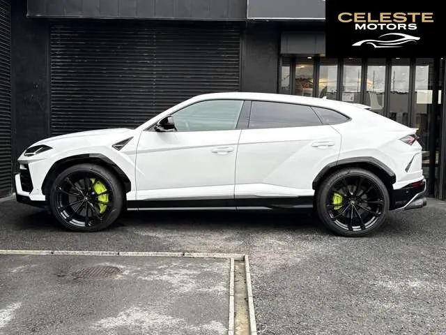 LAMBORGHINI Urus 2021 — photo 3 sur 8