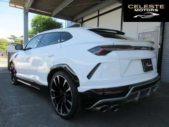 LAMBORGHINI Urus 2018 — photo 2 sur 8