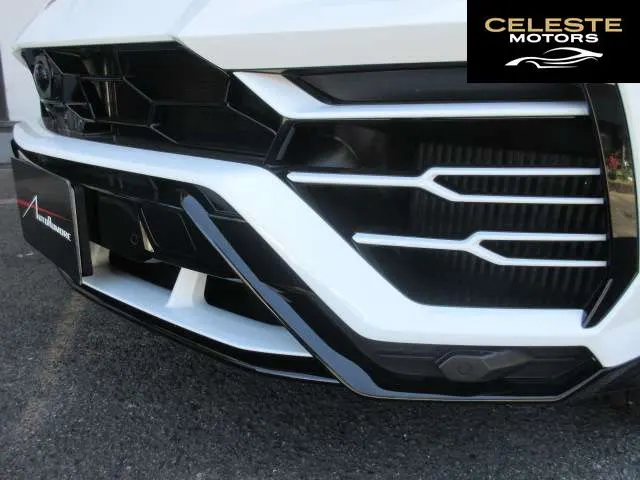 LAMBORGHINI Urus 2018 — photo 6 sur 8