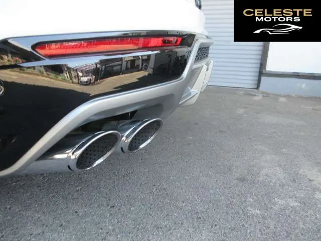 LAMBORGHINI Urus 2018 — photo 7 sur 8