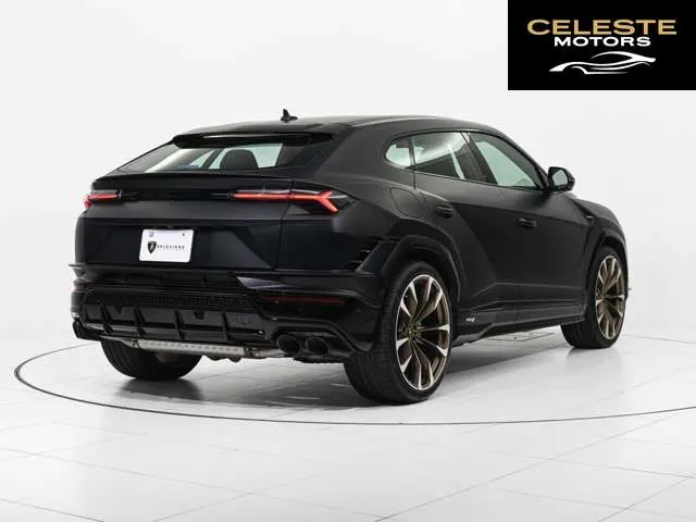 LAMBORGHINI Urus 2023 — photo 4 sur 8