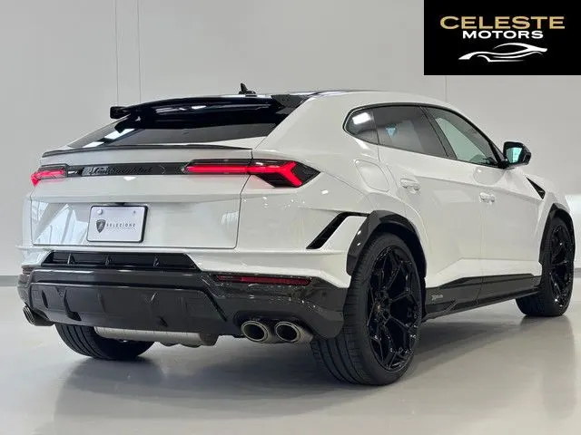LAMBORGHINI Urus 2023 — photo 3 sur 8
