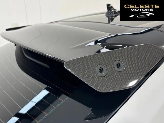 LAMBORGHINI Urus 2023 — photo 8 sur 8