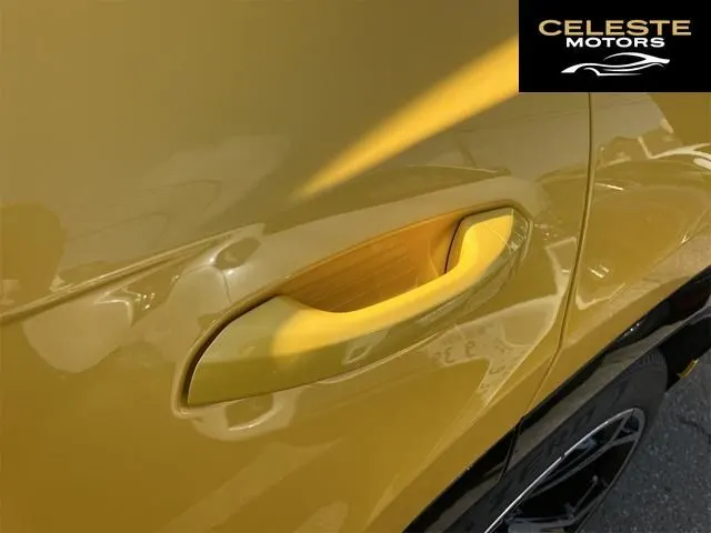 LAMBORGHINI Urus 2022 — photo 6 sur 8