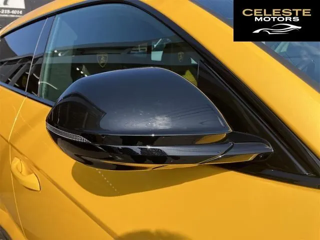 LAMBORGHINI Urus 2022 — photo 7 sur 8