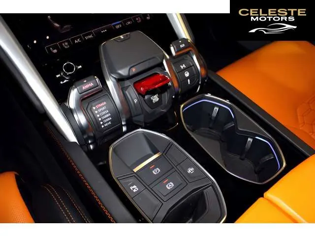 LAMBORGHINI Urus 2019 — photo 8 sur 8