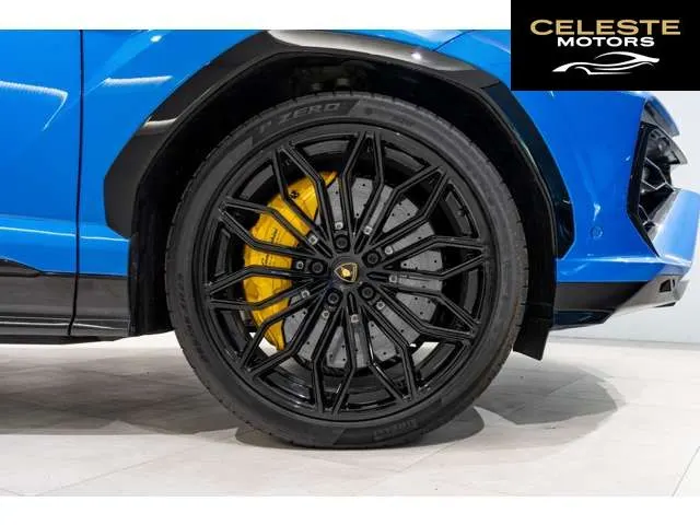 LAMBORGHINI Urus 2025 — photo 6 sur 8