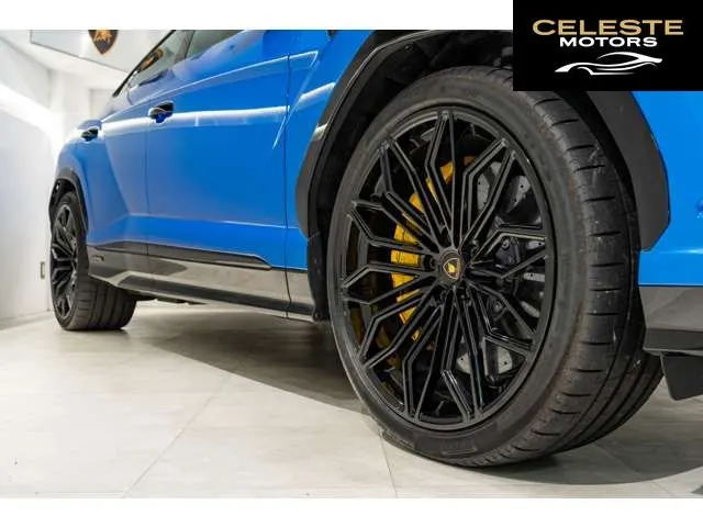 LAMBORGHINI Urus 2025 — photo 8 sur 8
