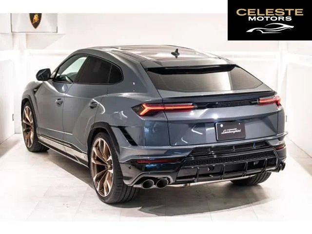 LAMBORGHINI Urus 2024 — photo 3 sur 8