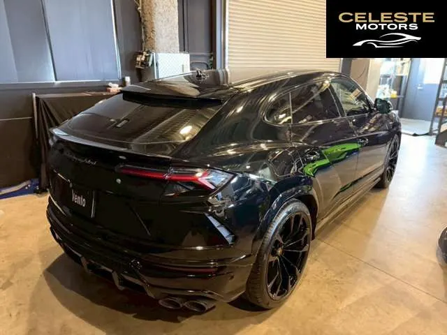 LAMBORGHINI Urus 2023 — photo 2 sur 8