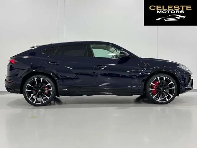 LAMBORGHINI Urus 2023 — photo 4 sur 8