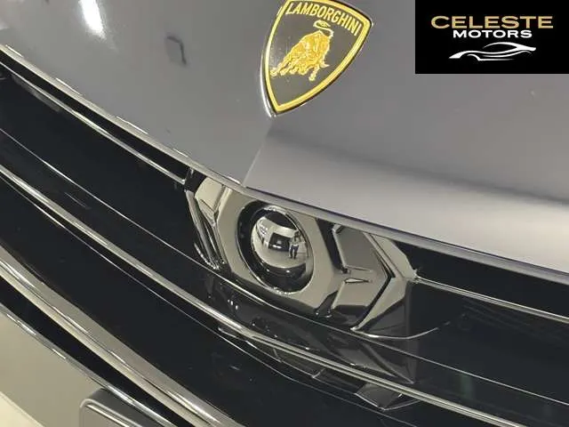 LAMBORGHINI Urus 2023 — photo 5 sur 8