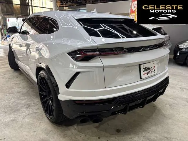 LAMBORGHINI Urus 2019 — photo 5 sur 8