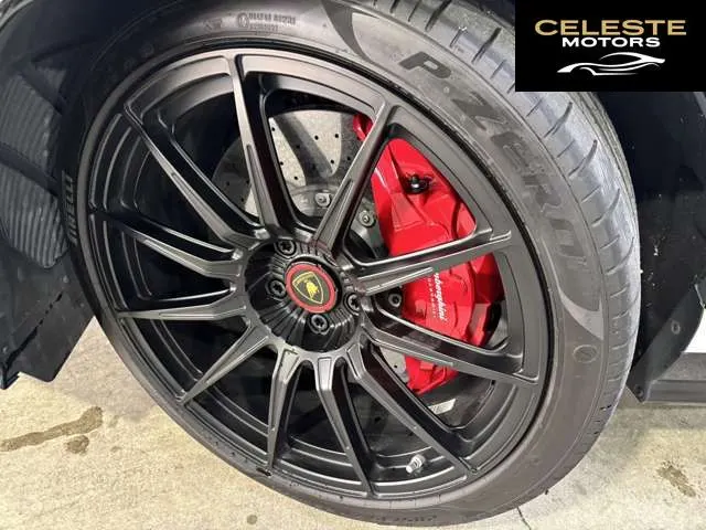 LAMBORGHINI Urus 2019 — photo 7 sur 8