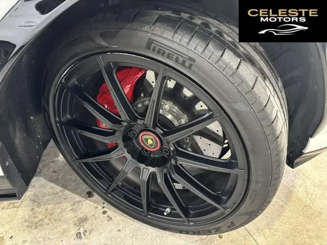LAMBORGHINI Urus 2019 — photo 8 sur 8