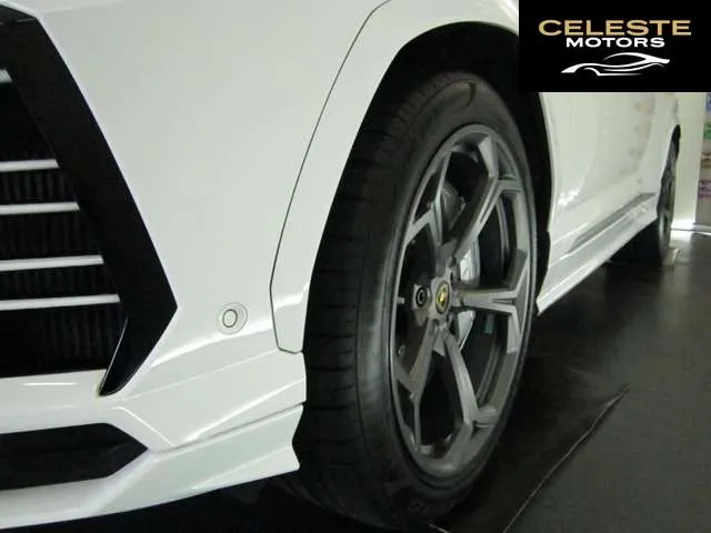 LAMBORGHINI Urus 2019 — photo 6 sur 8