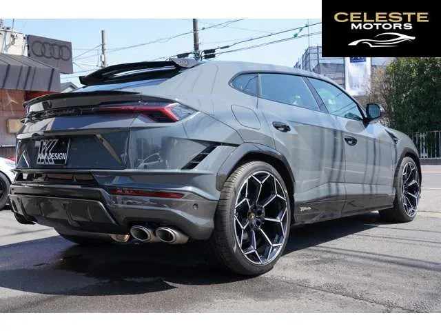 LAMBORGHINI Urus 2024 — photo 2 sur 8