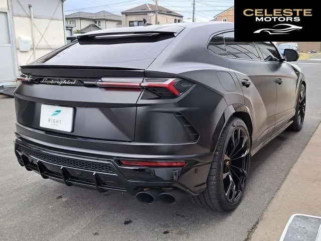 LAMBORGHINI Urus 2021 — photo 3 sur 8