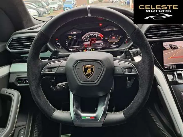 LAMBORGHINI Urus 2021 — photo 8 sur 8