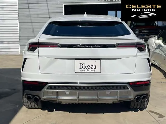 LAMBORGHINI Urus 2021 — photo 8 sur 8