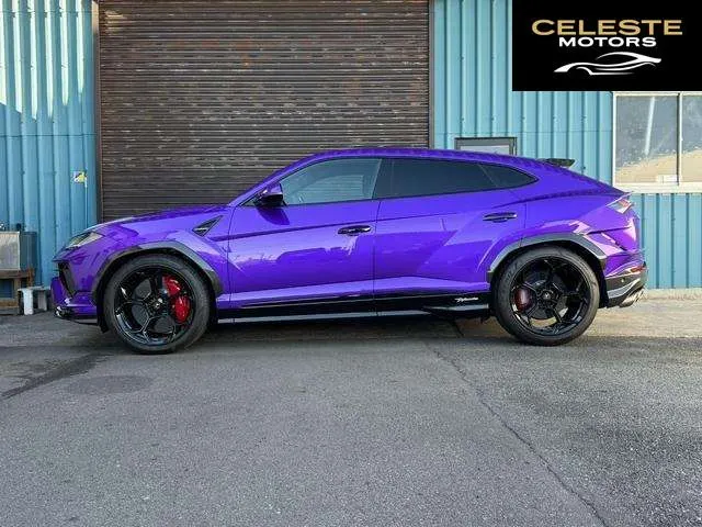 LAMBORGHINI Urus 2023 — photo 3 sur 8