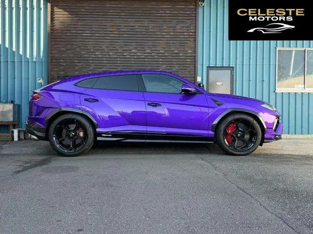 LAMBORGHINI Urus 2023 — photo 6 sur 8