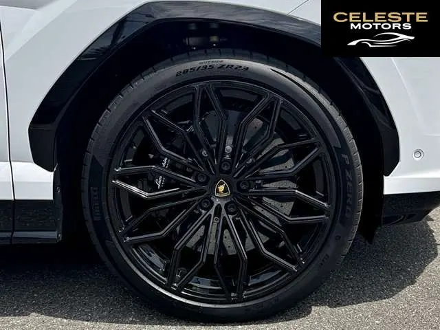 LAMBORGHINI Urus 2025 — photo 6 sur 8
