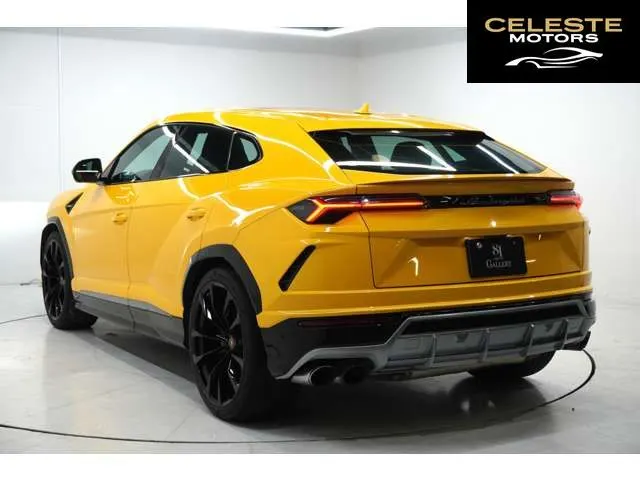 LAMBORGHINI Urus 2019 — photo 4 sur 8