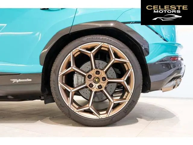 LAMBORGHINI Urus 2025 — photo 6 sur 8