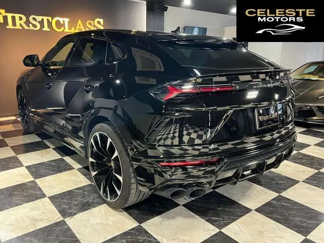 LAMBORGHINI Urus 2020 — photo 5 sur 8