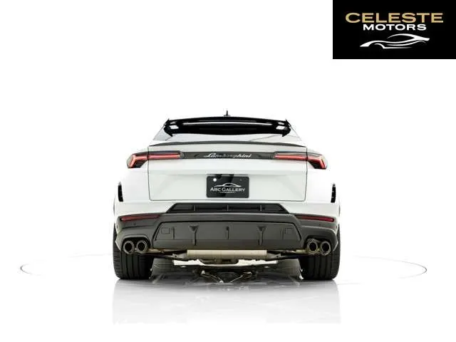 LAMBORGHINI Urus 2024 — photo 2 sur 8