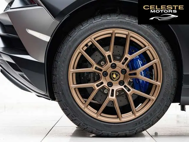 LAMBORGHINI Huracán Sterrato 2024 — photo 4 sur 8