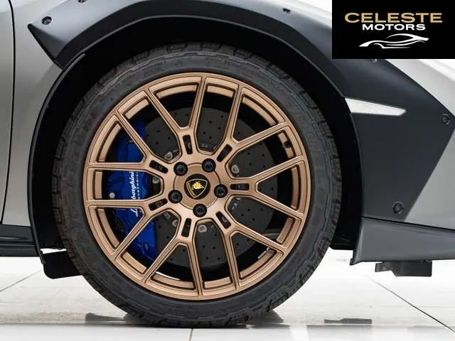 LAMBORGHINI Huracán Sterrato 2024 — photo 5 sur 8