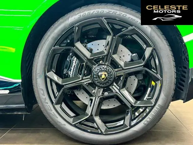 LAMBORGHINI Huracán Spider 2024 — photo 2 sur 8