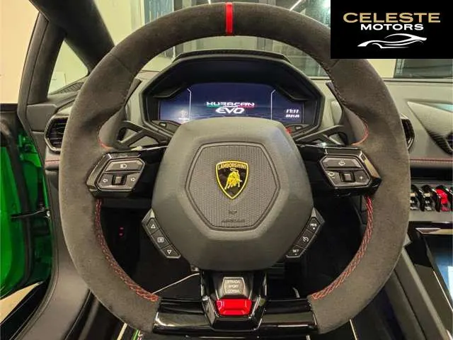 LAMBORGHINI Huracán Spider 2024 — photo 6 sur 8