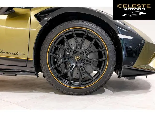 LAMBORGHINI Huracán Sterrato 2024 — photo 6 sur 8