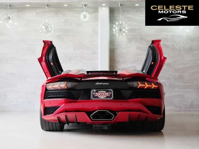 LAMBORGHINI Aventador Roadster 2018 — photo 8 sur 8